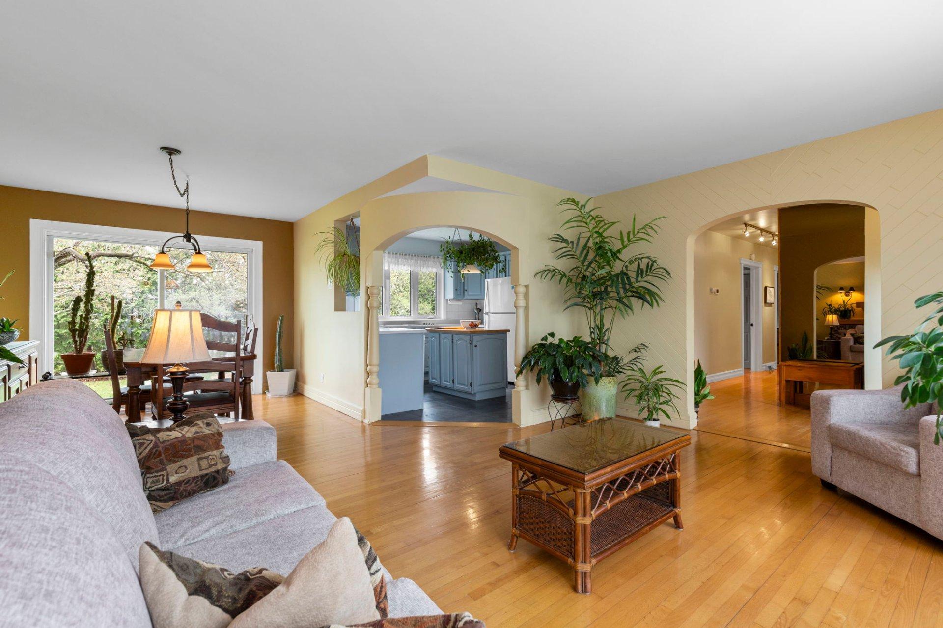 









156


Rue Biron

,
Beloeil,




QC
J3G2H3

