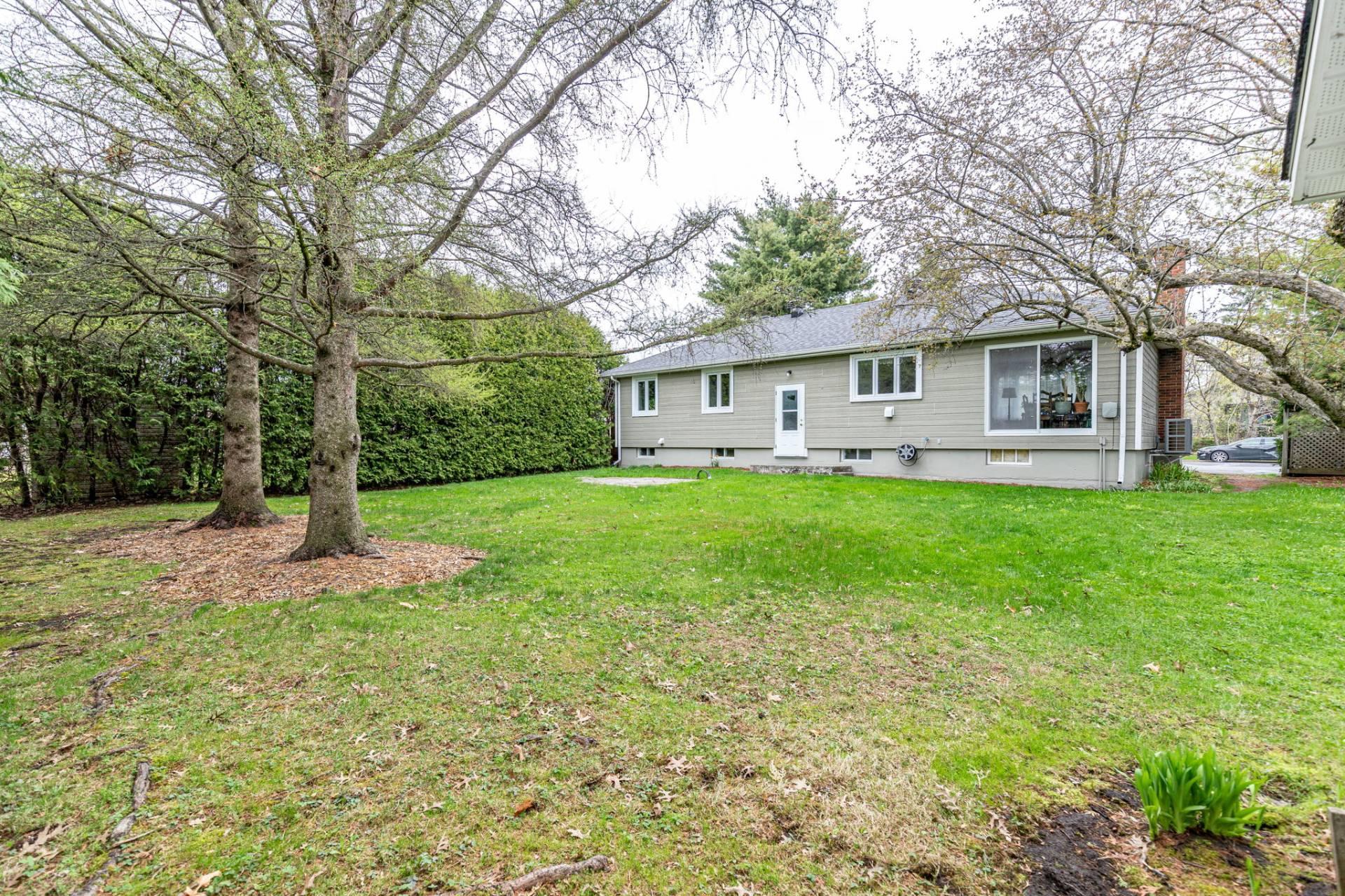 









156


Rue Biron

,
Beloeil,




QC
J3G2H3

