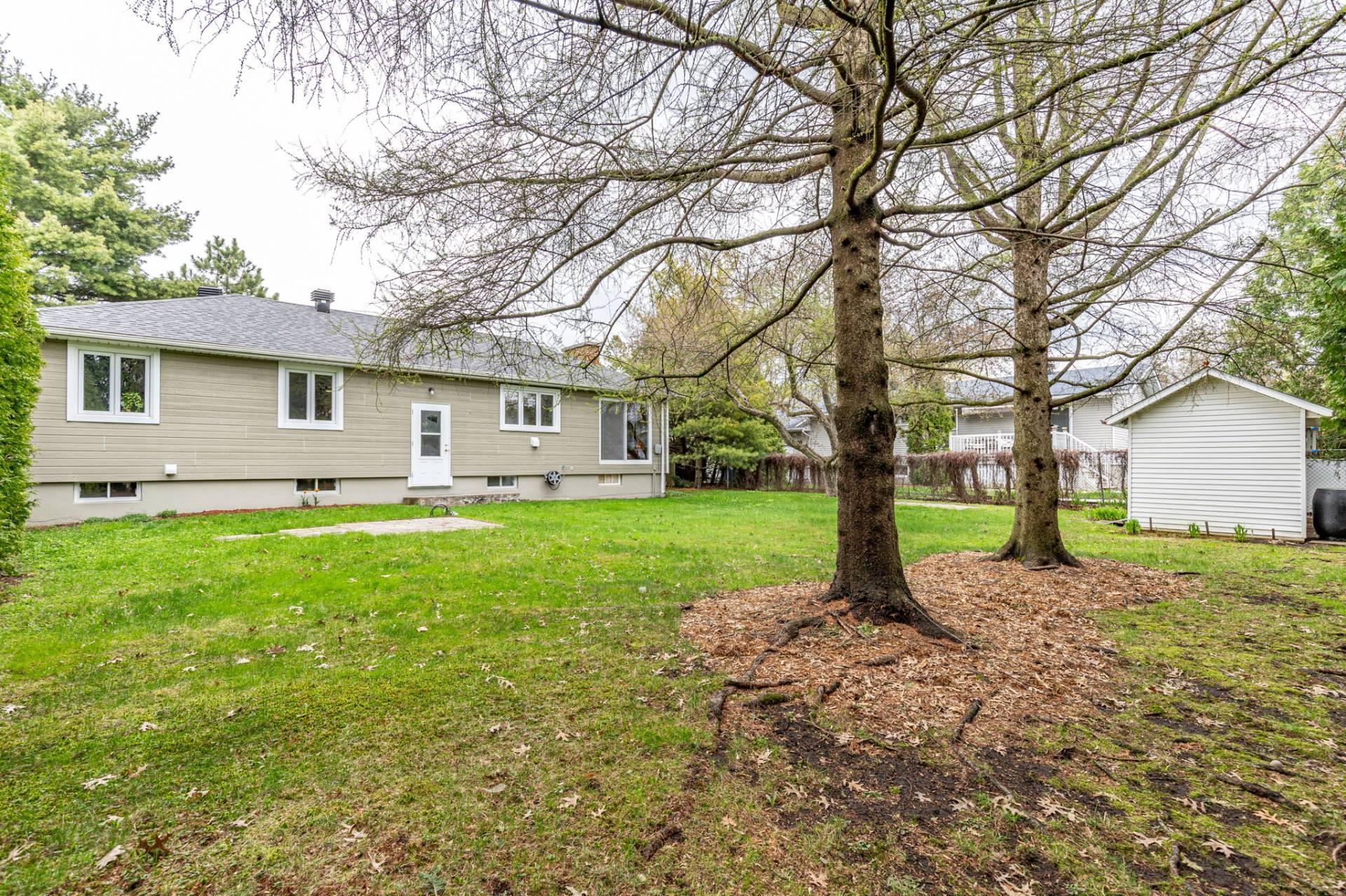 









156


Rue Biron

,
Beloeil,




QC
J3G2H3

