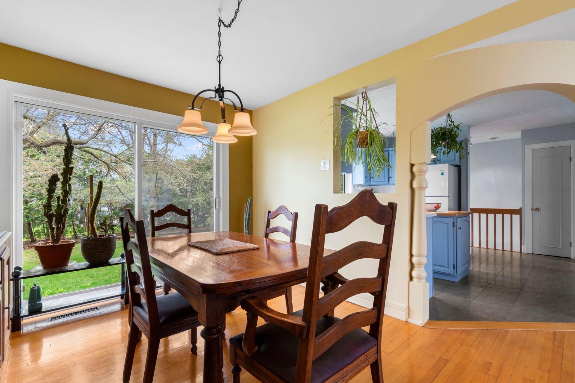 









156


Rue Biron

,
Beloeil,




QC
J3G2H3

