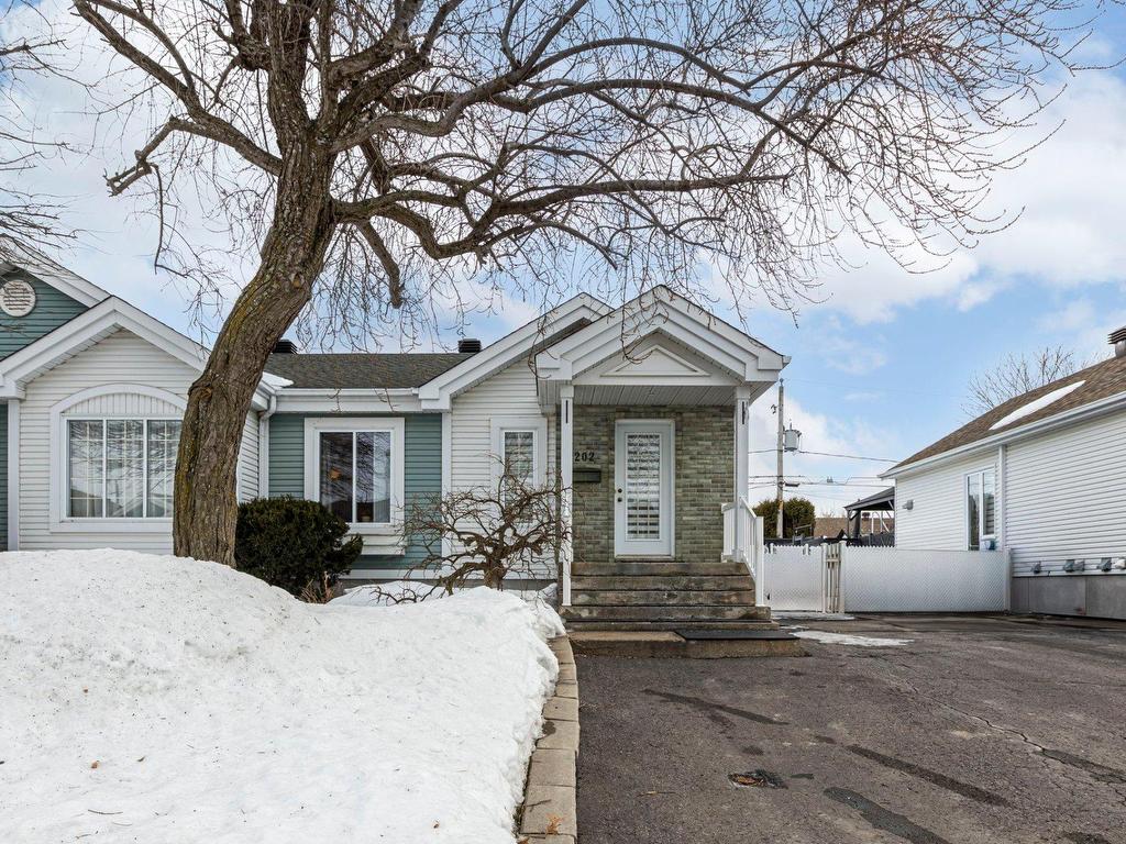 









202


Rue Théodore-Robitaille

,
Varennes,




QC
J3X2B5

