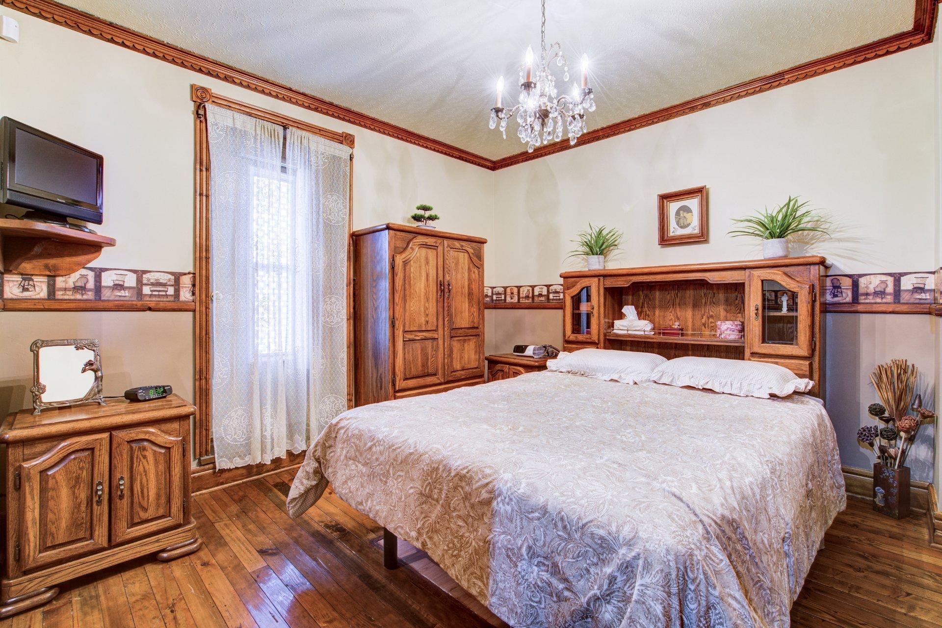 









238


Rue Alphonse-Desjardins

,
Salaberry-de-Valleyfield,




QC
J6S2N9

