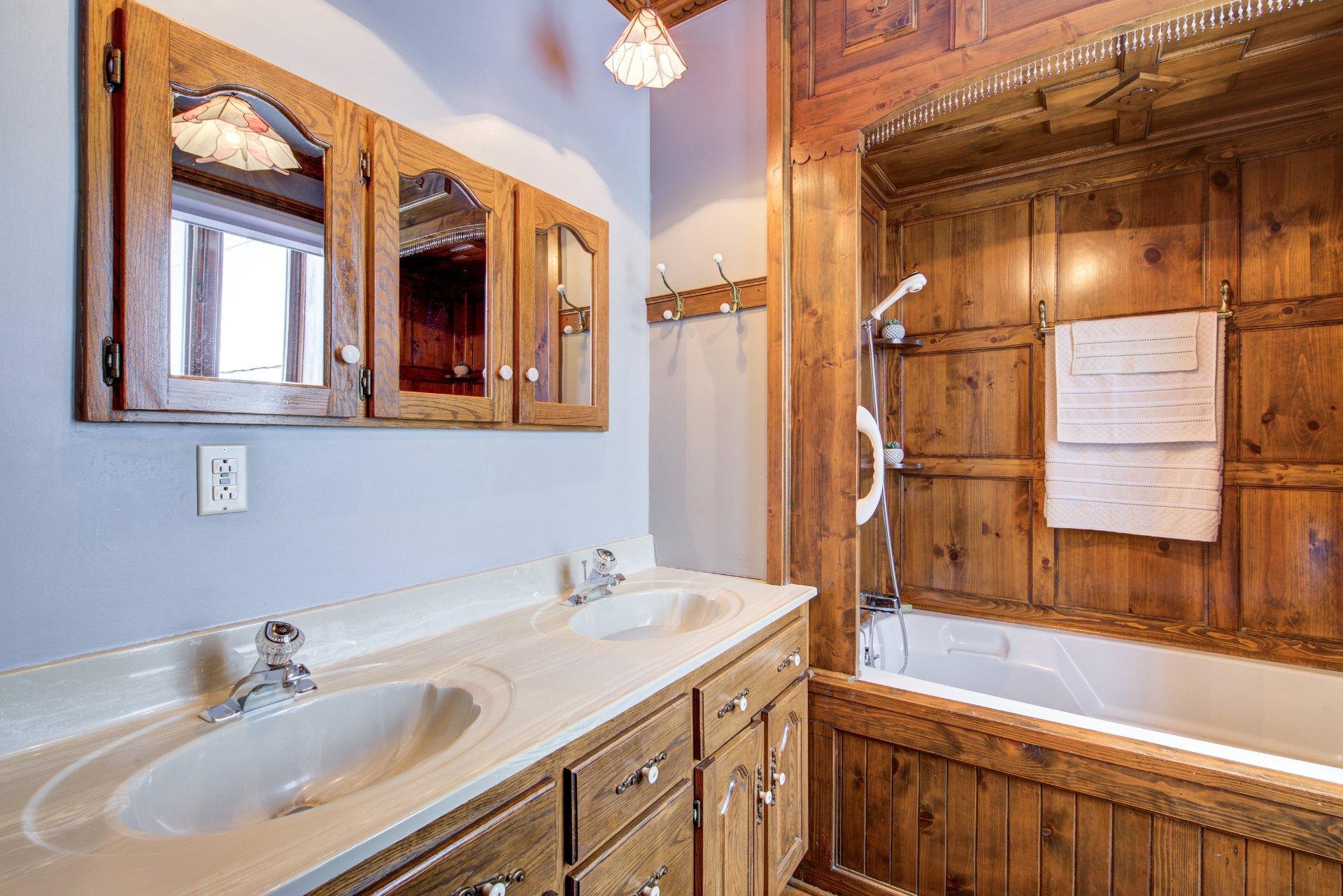 









238


Rue Alphonse-Desjardins

,
Salaberry-de-Valleyfield,




QC
J6S2N9

