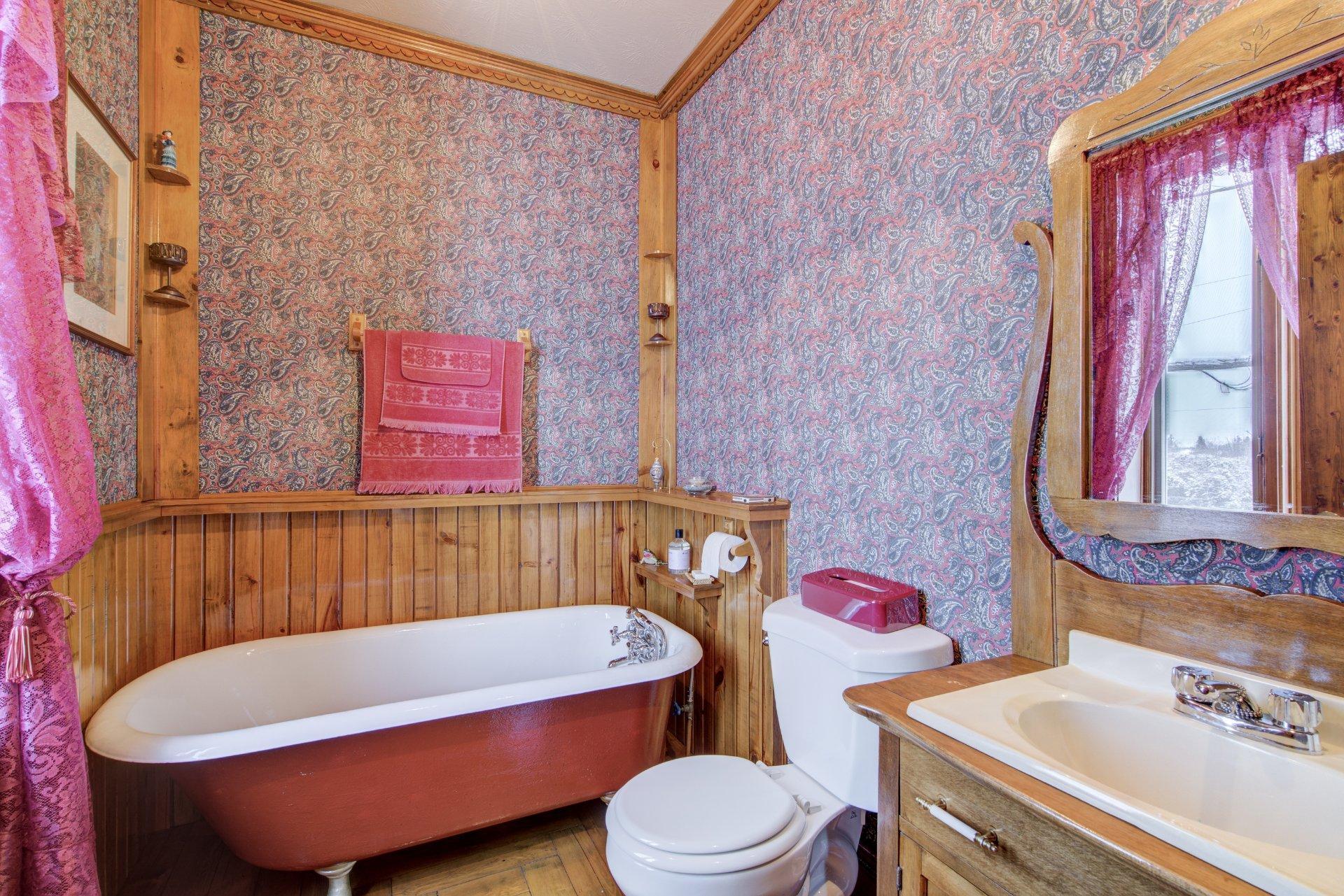 









238


Rue Alphonse-Desjardins

,
Salaberry-de-Valleyfield,




QC
J6S2N9

