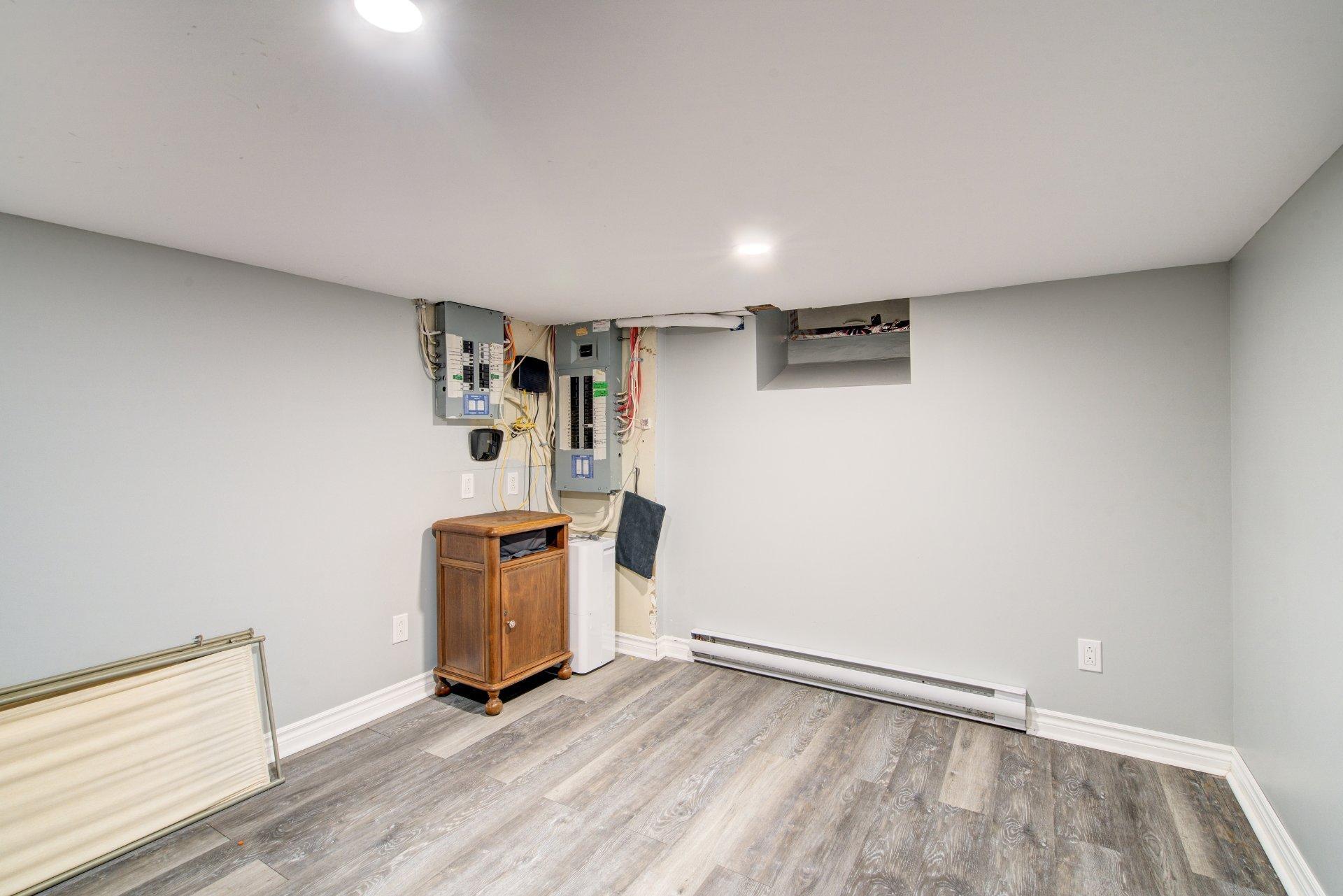 









238


Rue Alphonse-Desjardins

,
Salaberry-de-Valleyfield,




QC
J6S2N9

