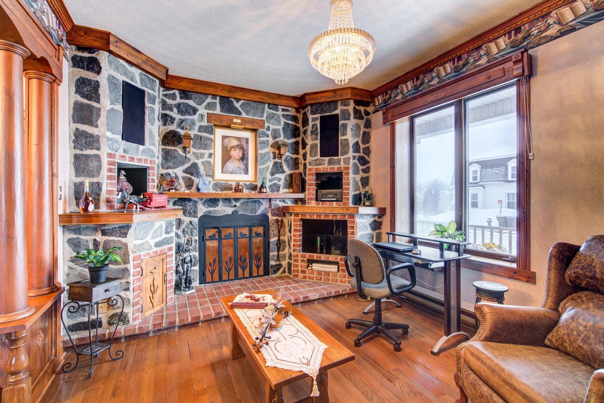 









238


Rue Alphonse-Desjardins

,
Salaberry-de-Valleyfield,




QC
J6S2N9

