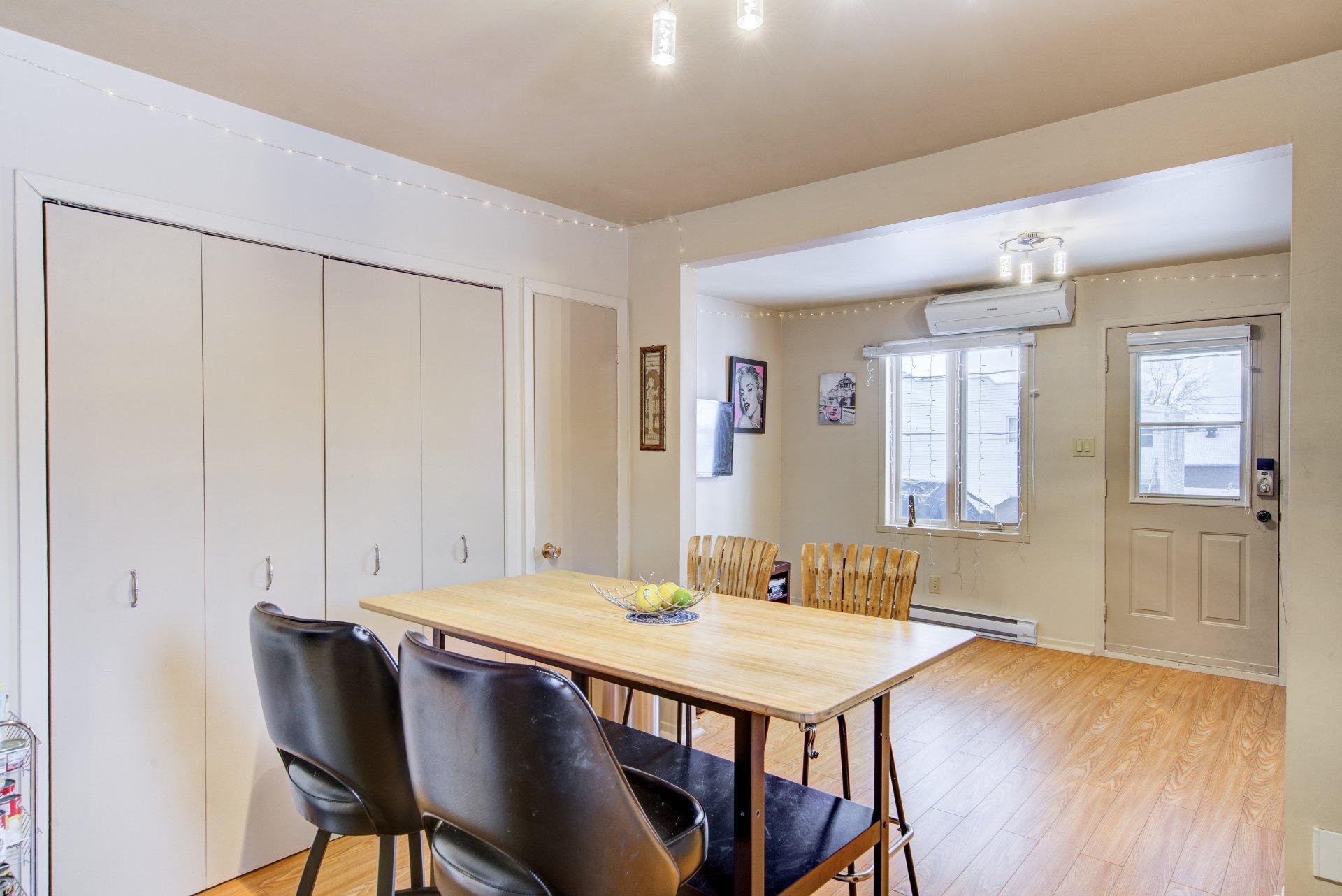 









238


Rue Alphonse-Desjardins

,
Salaberry-de-Valleyfield,




QC
J6S2N9

