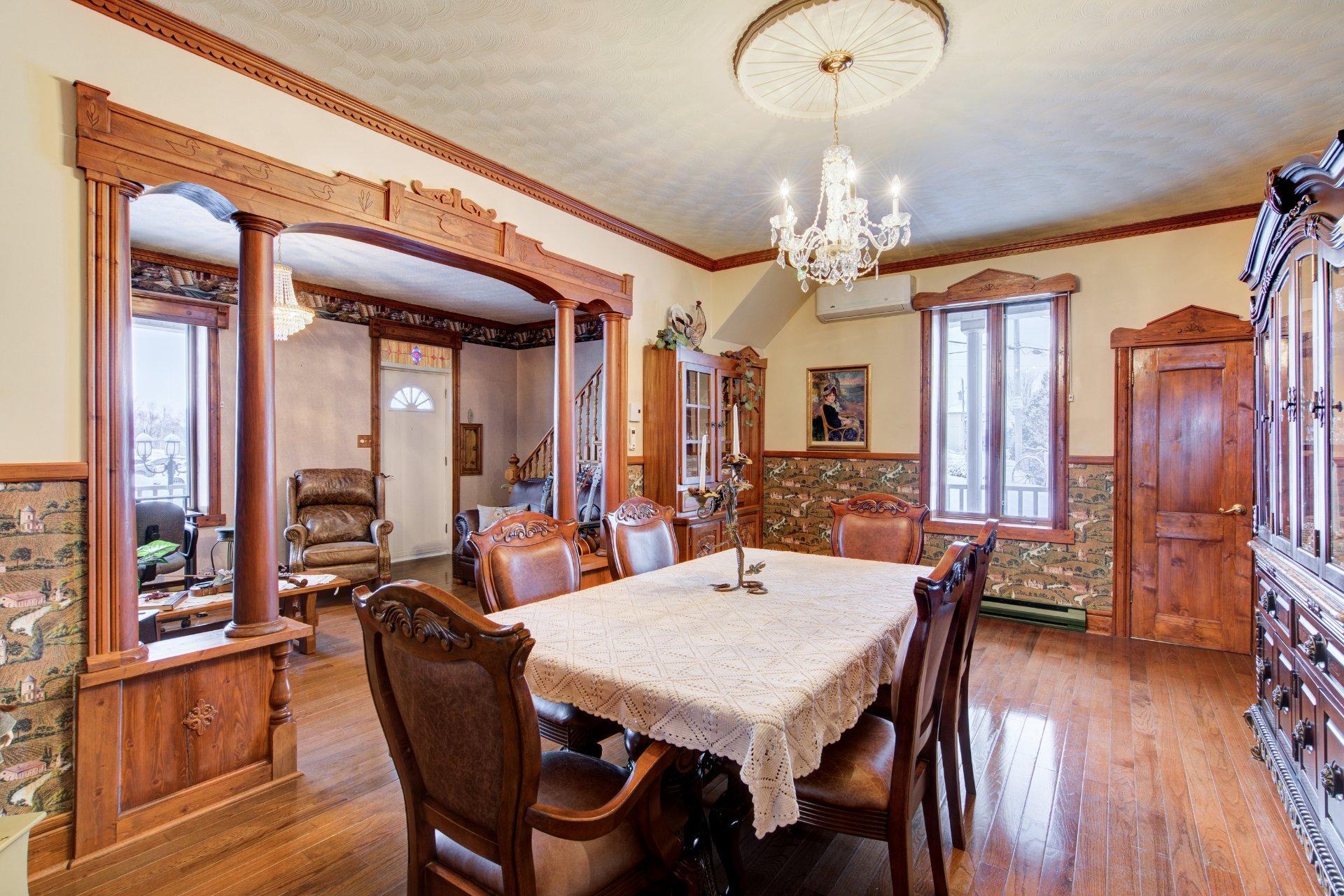 









238


Rue Alphonse-Desjardins

,
Salaberry-de-Valleyfield,




QC
J6S2N9

