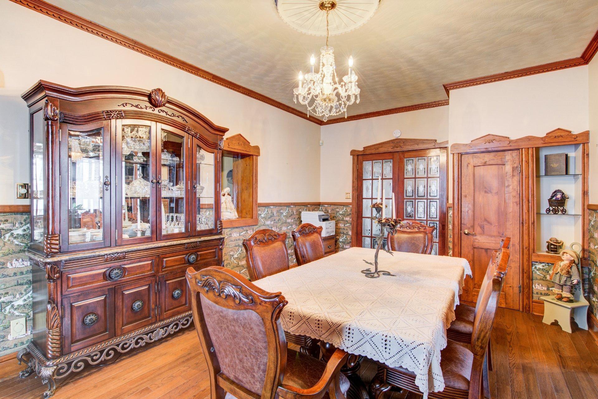 









238


Rue Alphonse-Desjardins

,
Salaberry-de-Valleyfield,




QC
J6S2N9

