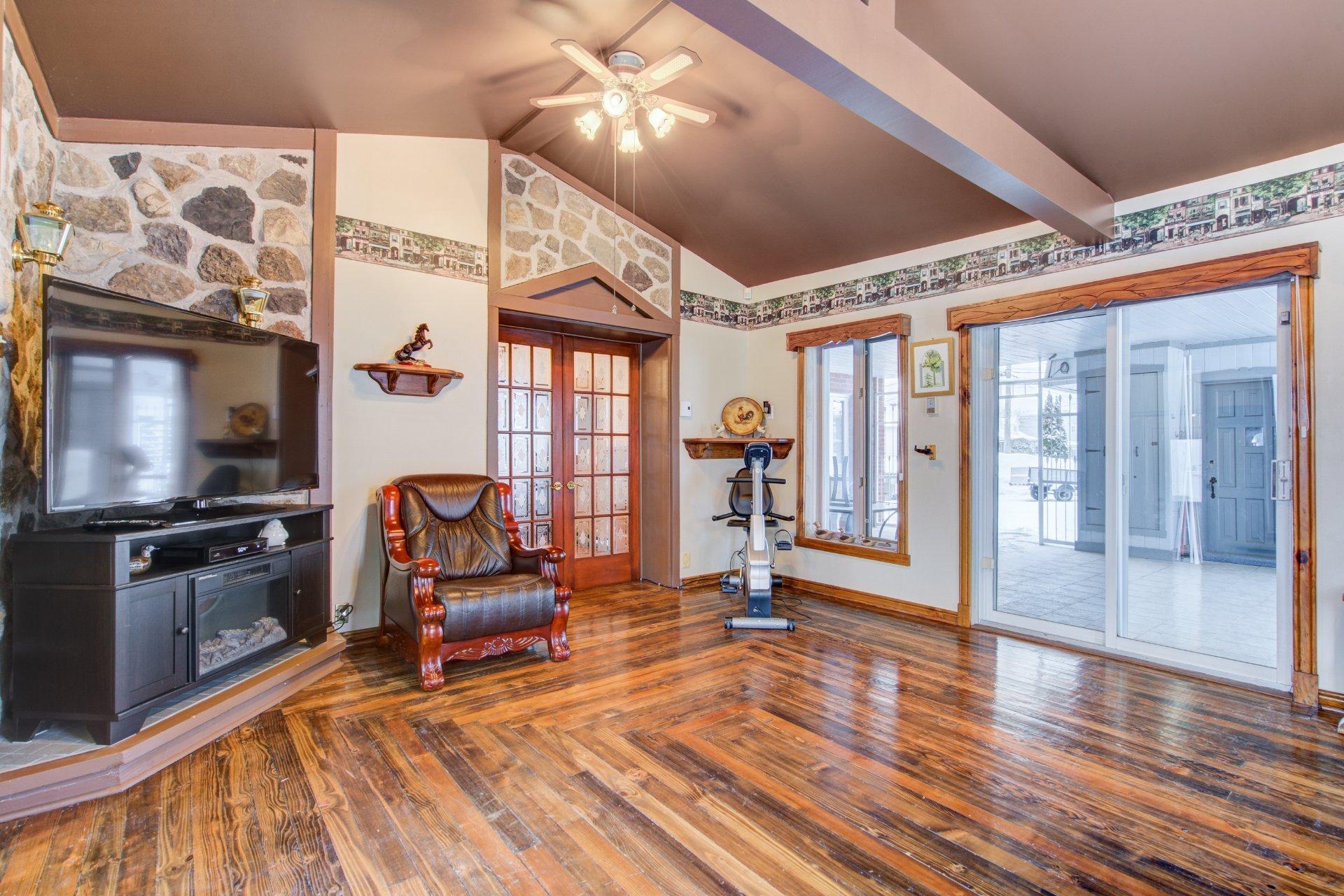 









238


Rue Alphonse-Desjardins

,
Salaberry-de-Valleyfield,




QC
J6S2N9

