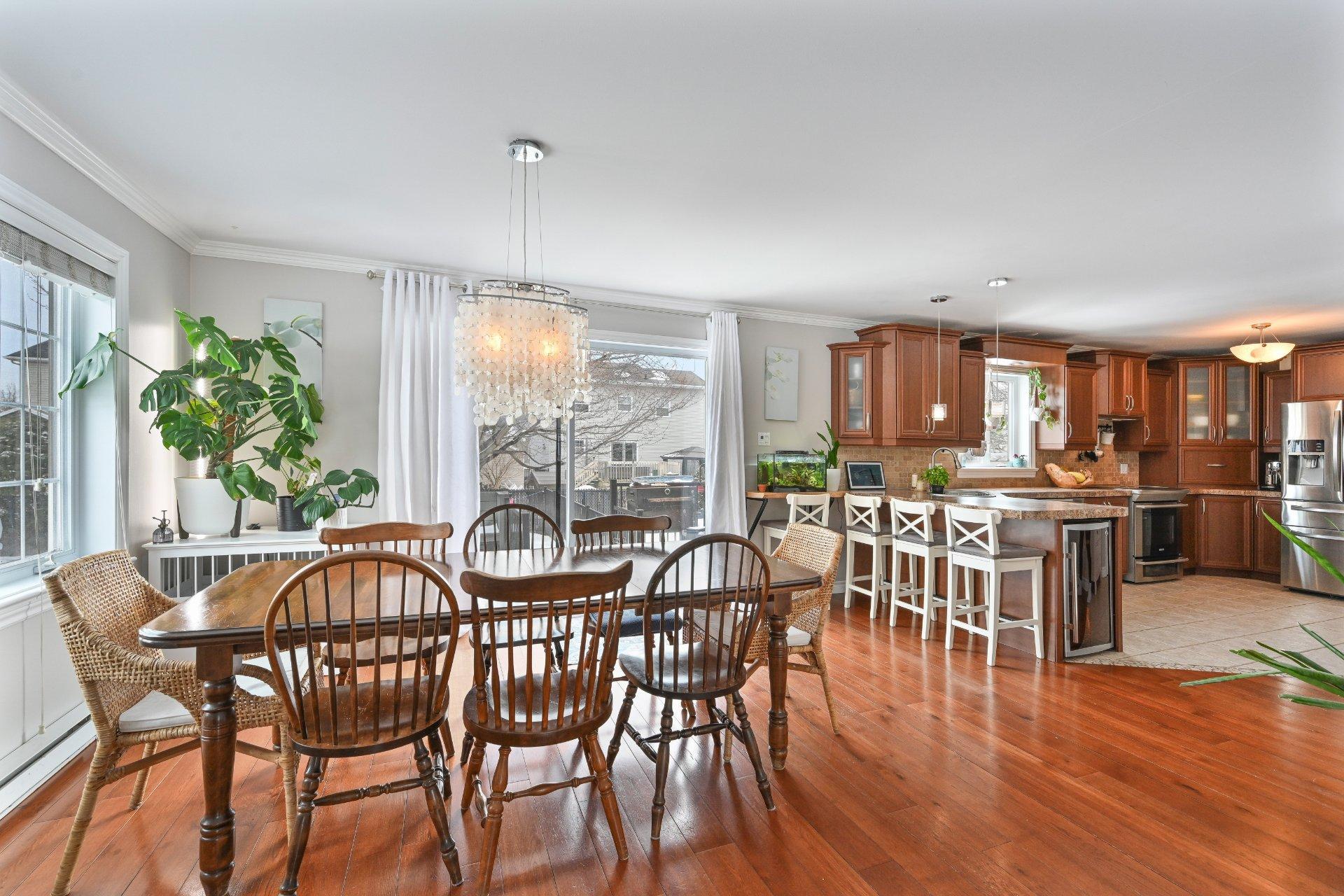 









52


Rue De Lourtel

,
Saint-Jean-sur-Richelieu,




QC
J2W3A5

