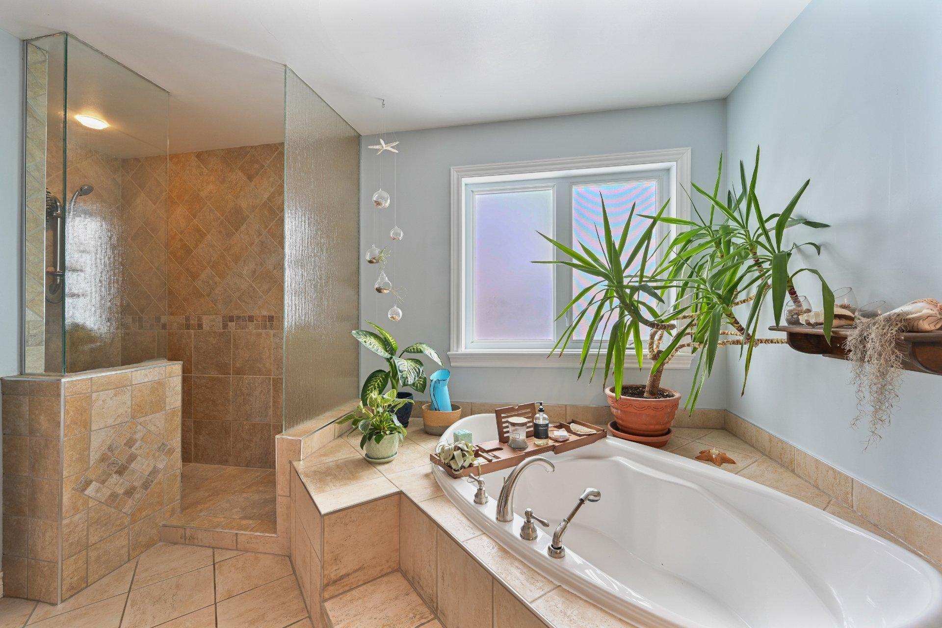 









52


Rue De Lourtel

,
Saint-Jean-sur-Richelieu,




QC
J2W3A5

