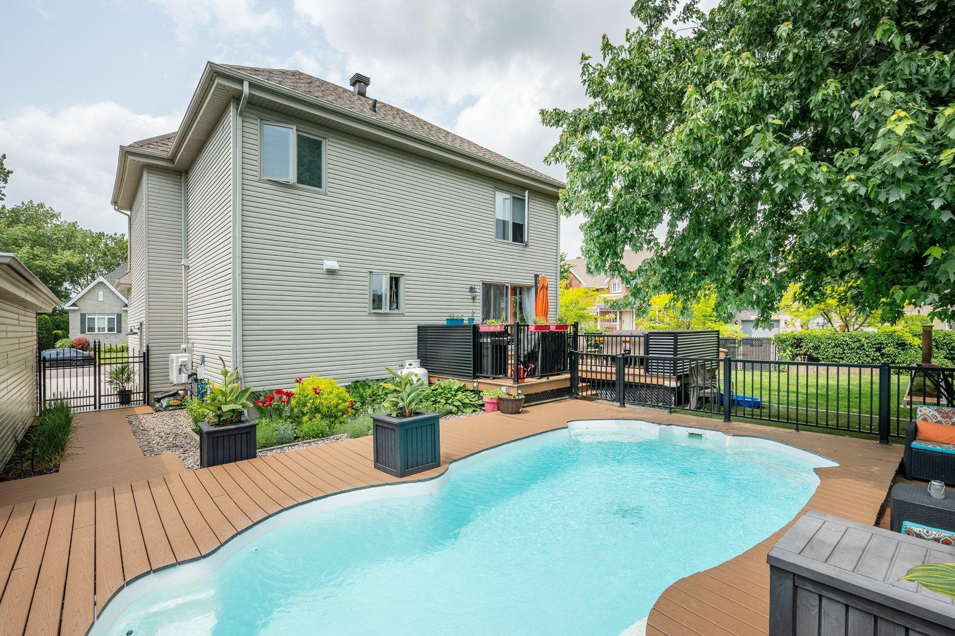 









52


Rue De Lourtel

,
Saint-Jean-sur-Richelieu,




QC
J2W3A5

