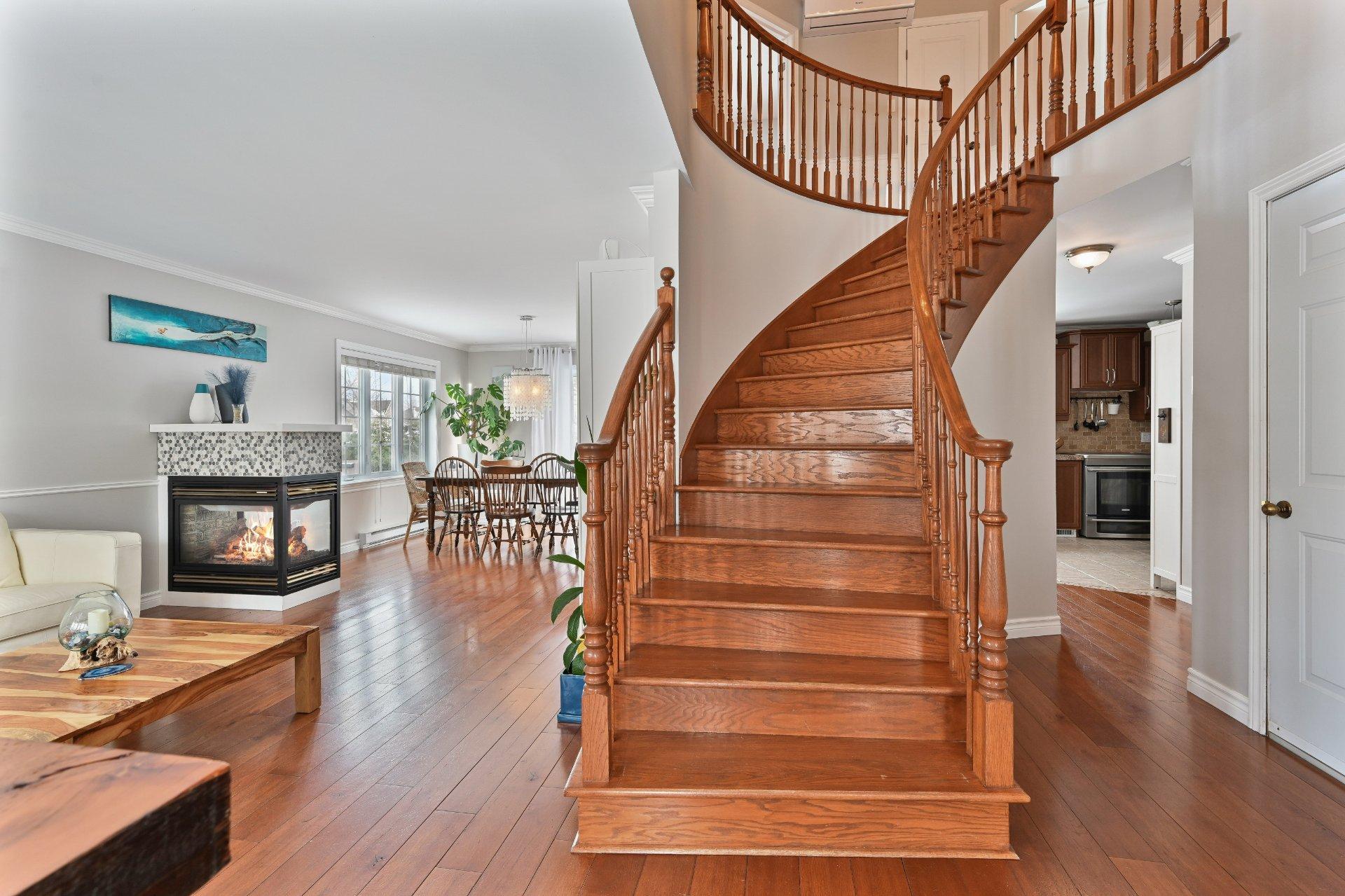 









52


Rue De Lourtel

,
Saint-Jean-sur-Richelieu,




QC
J2W3A5

