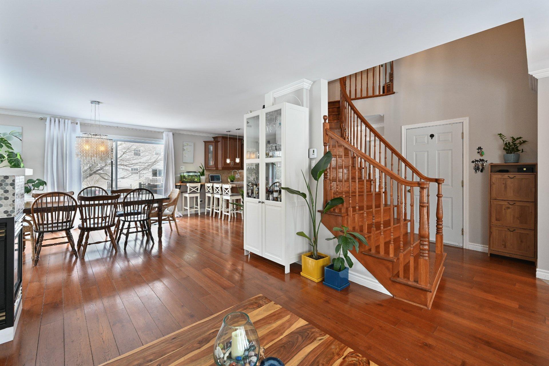 









52


Rue De Lourtel

,
Saint-Jean-sur-Richelieu,




QC
J2W3A5


