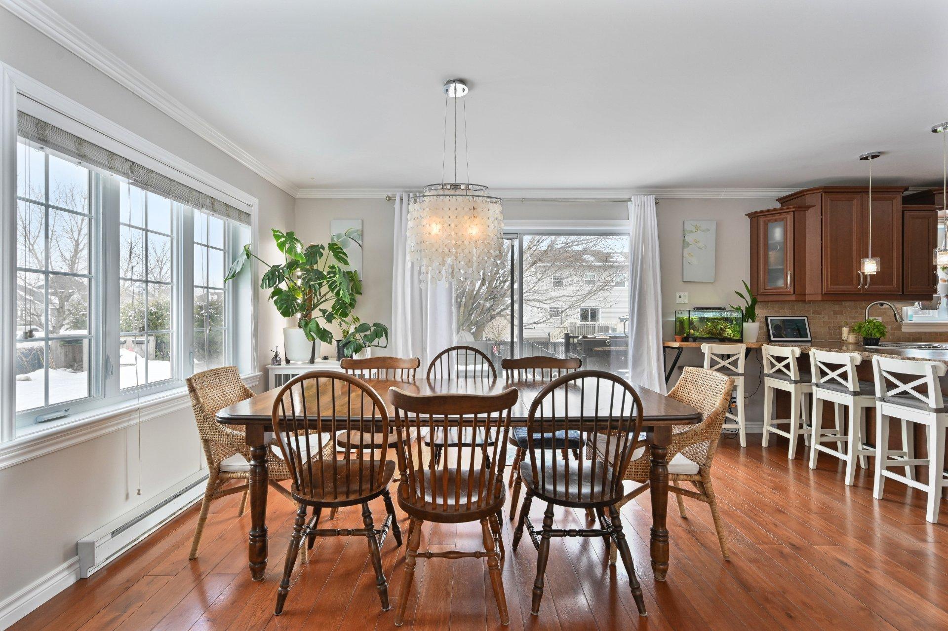 









52


Rue De Lourtel

,
Saint-Jean-sur-Richelieu,




QC
J2W3A5

