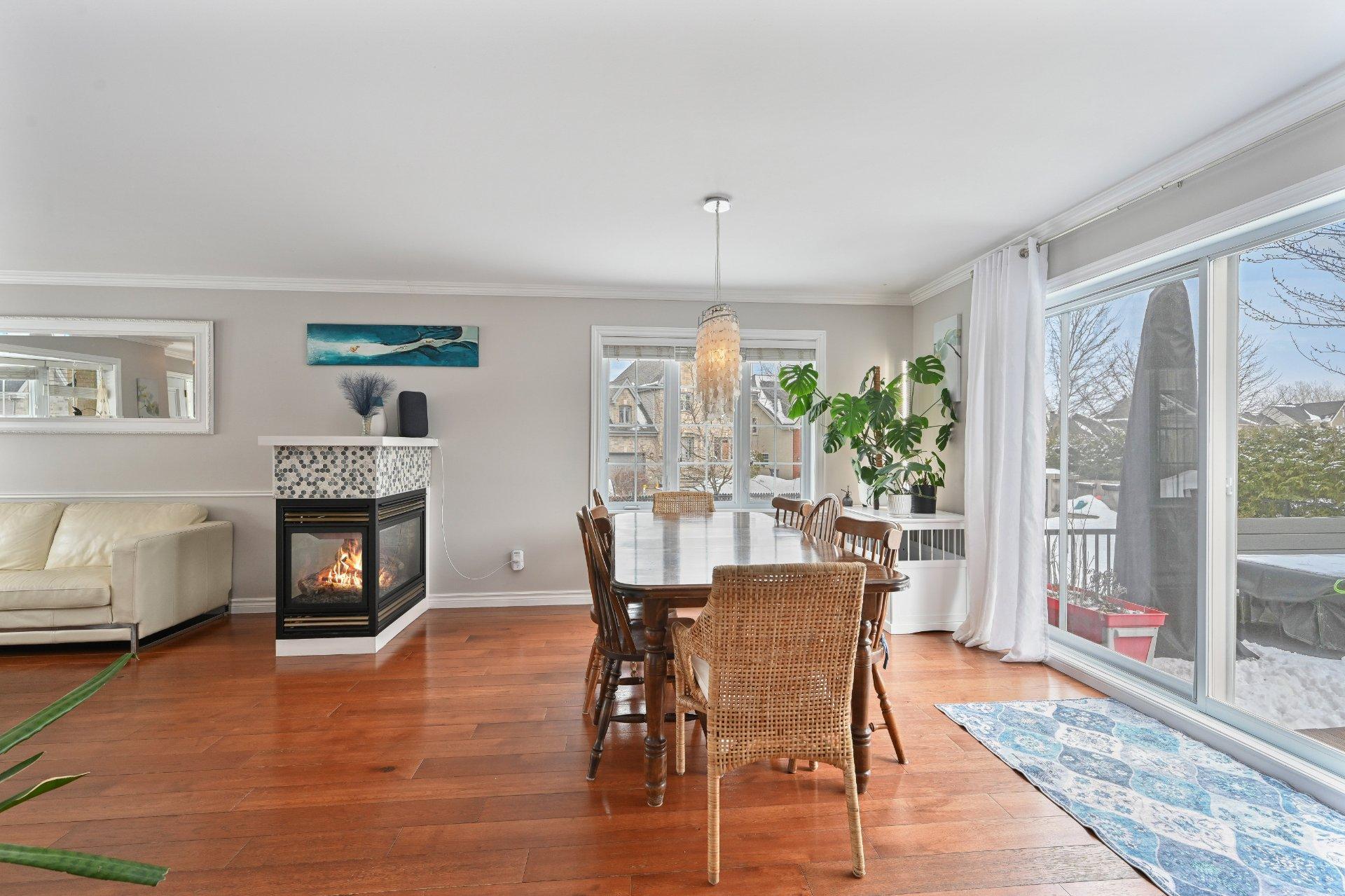 









52


Rue De Lourtel

,
Saint-Jean-sur-Richelieu,




QC
J2W3A5

