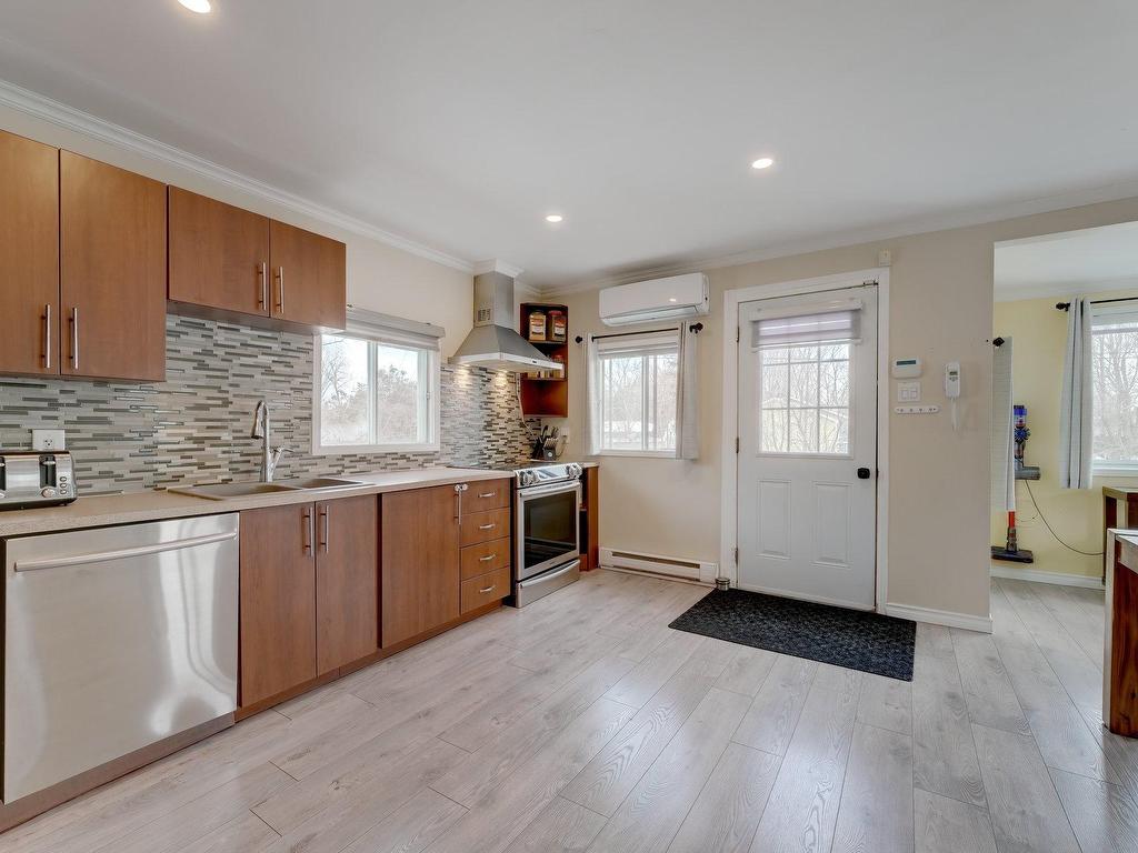









59


43e Avenue

,
Saint-Blaise-sur-Richelieu,




QC
J0J1W0


