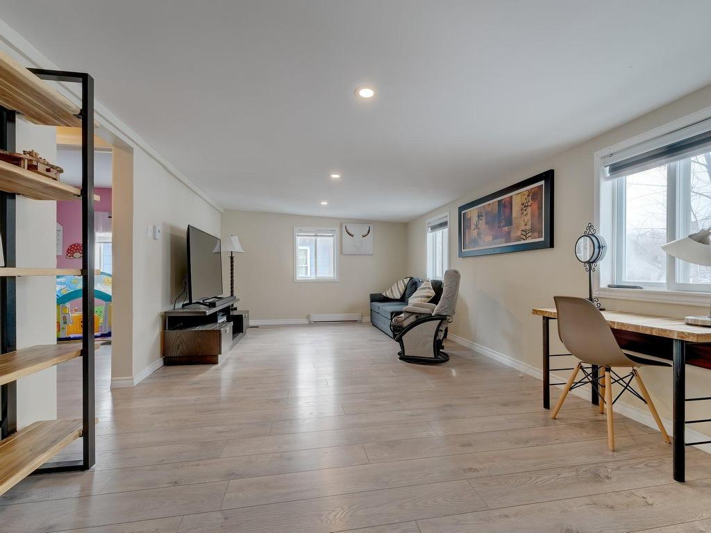 









59


43e Avenue

,
Saint-Blaise-sur-Richelieu,




QC
J0J1W0

