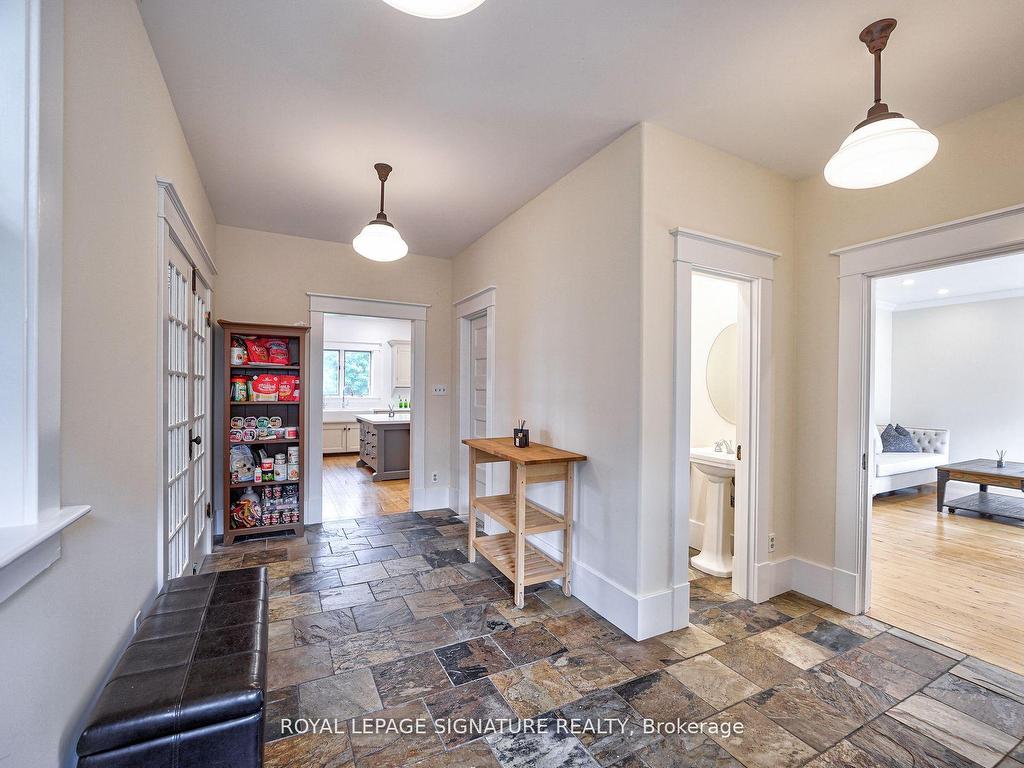 









424


8th Concession

Road East,
Hamilton,




ON
L0P 1B0

