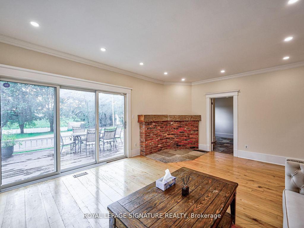 









424


8th Concession

Road East,
Hamilton,




ON
L0P 1B0

