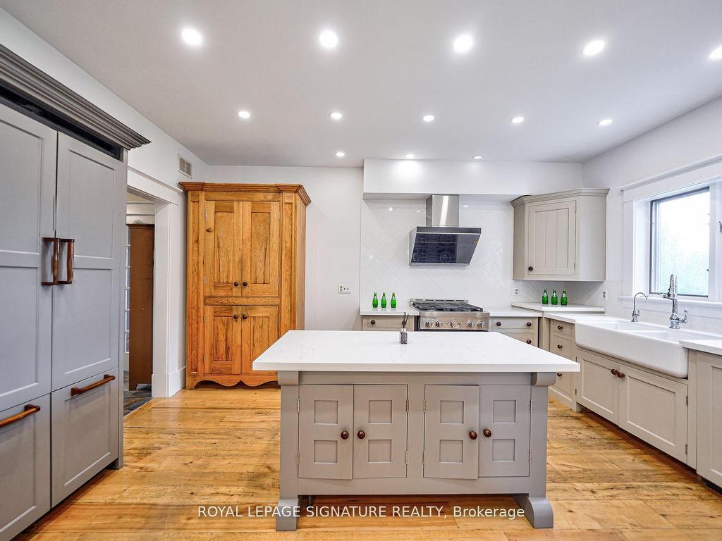









424


8th Concession

Road East,
Hamilton,




ON
L0P 1B0

