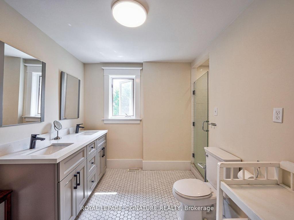 









424


8th Concession

Road East,
Hamilton,




ON
L0P 1B0

