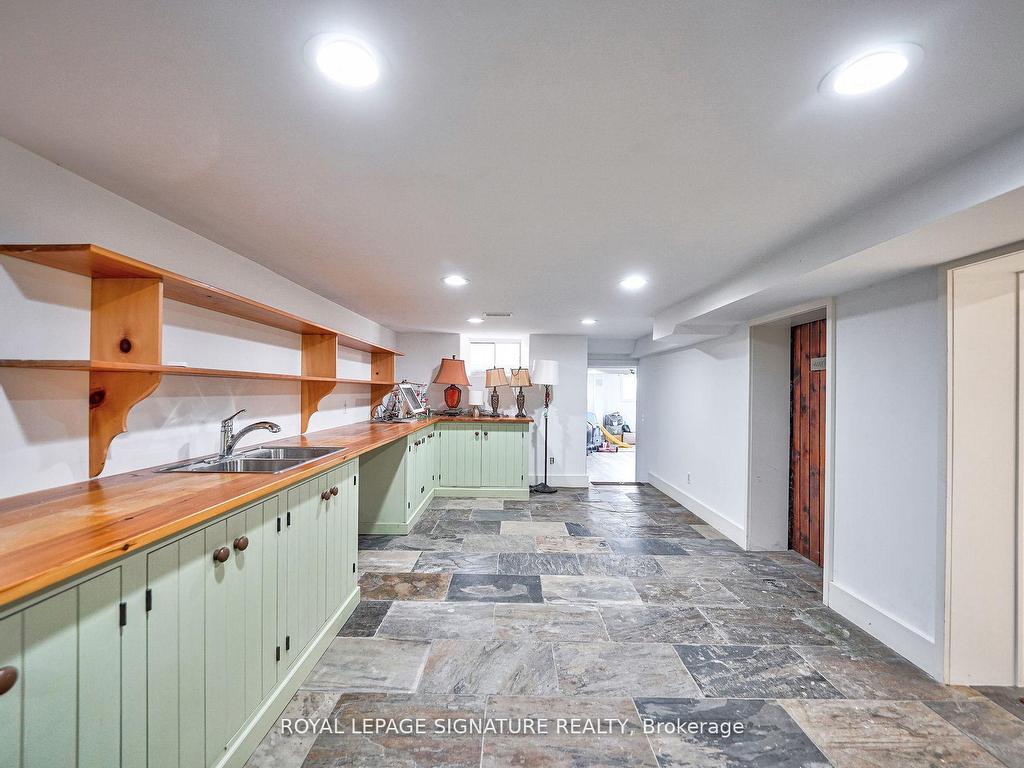 









424


8th Concession

Road East,
Hamilton,




ON
L0P 1B0


