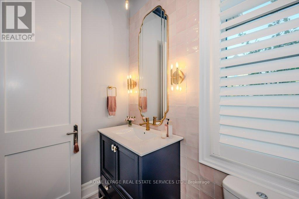












3100 DANIEL WAY

,
Oakville,




Ontario
L6H0V1

