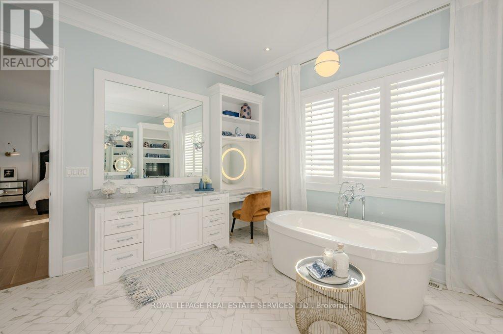 












3100 DANIEL WAY

,
Oakville,




Ontario
L6H0V1

