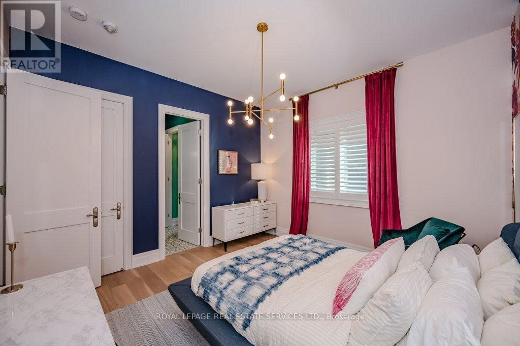












3100 DANIEL WAY

,
Oakville,




Ontario
L6H0V1

