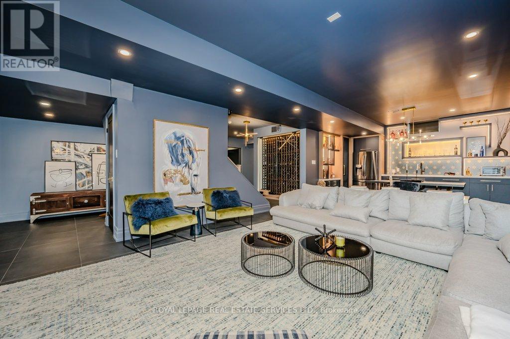 












3100 DANIEL WAY

,
Oakville,




Ontario
L6H0V1


