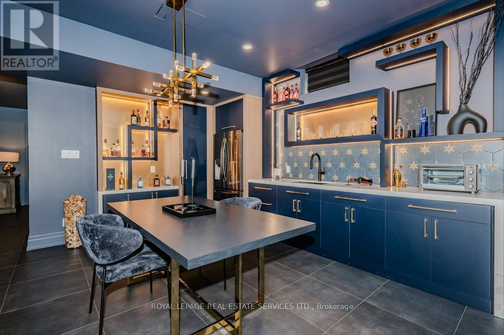 












3100 DANIEL WAY

,
Oakville,




Ontario
L6H0V1

