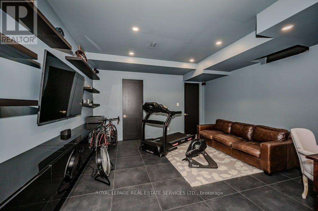 












3100 DANIEL WAY

,
Oakville,




Ontario
L6H0V1

