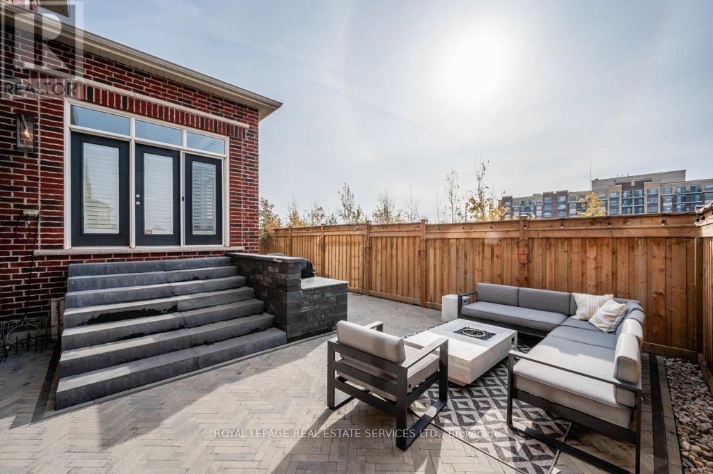 












3100 DANIEL WAY

,
Oakville,




Ontario
L6H0V1

