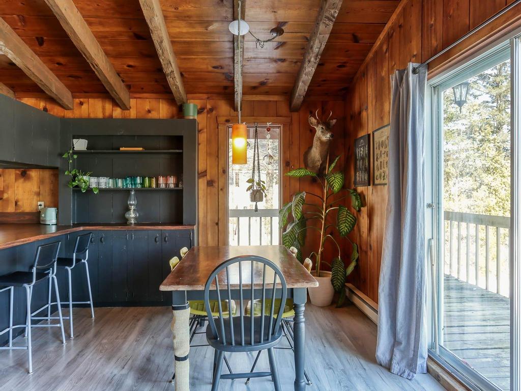 









9671


Ch. de la Vallée-du-Parc

,
Shawinigan,




QC
G9T0K3

