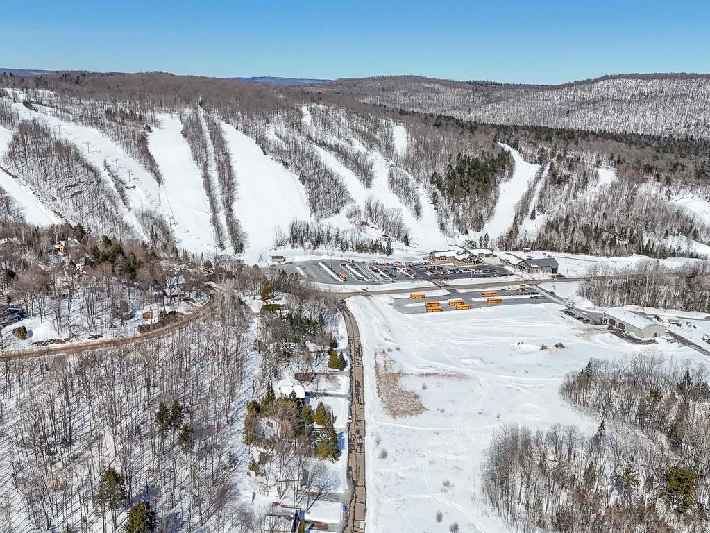 









9671


Ch. de la Vallée-du-Parc

,
Shawinigan,




QC
G9T0K3

