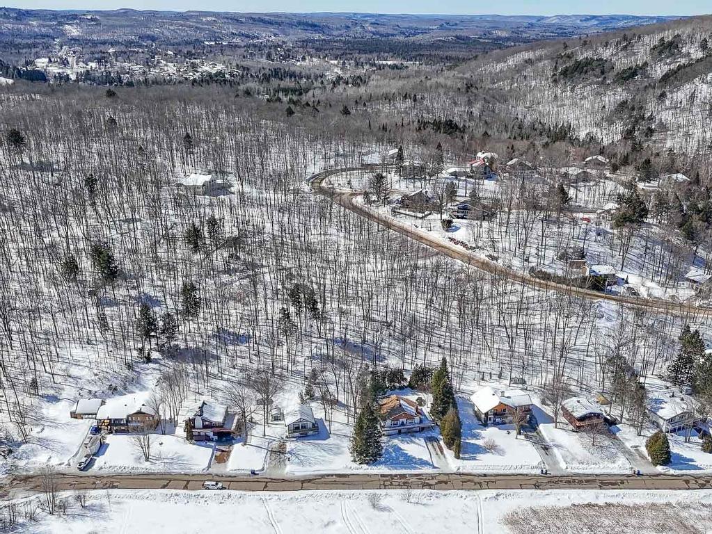 









9671


Ch. de la Vallée-du-Parc

,
Shawinigan,




QC
G9T0K3

