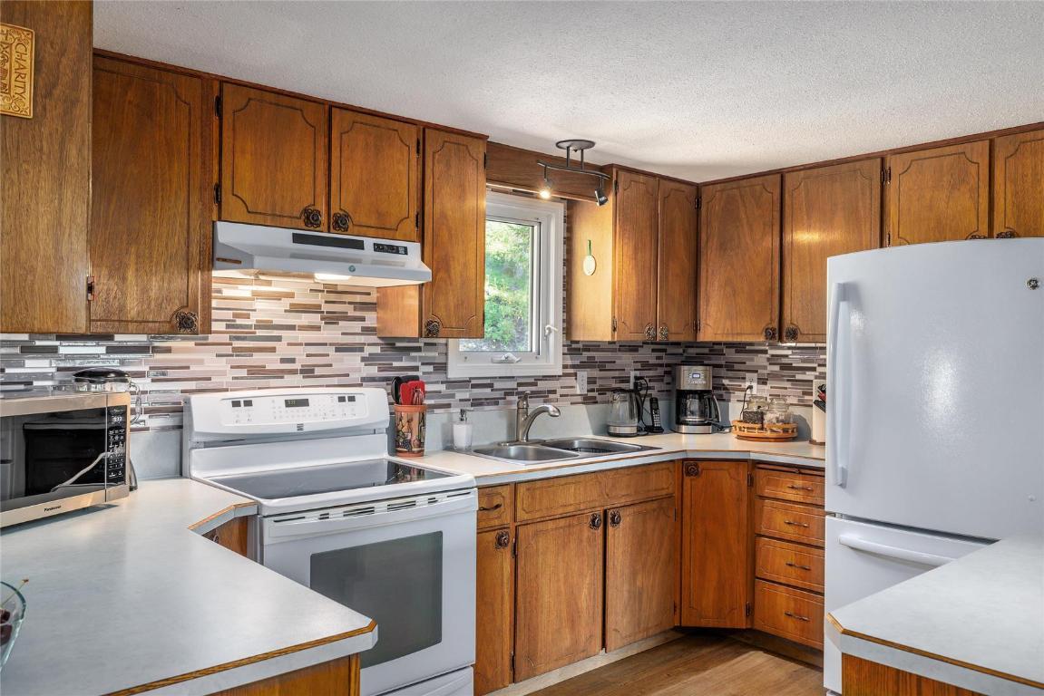 









8514


Sun Valley

Road,
Kelowna,




BC
V1P 1J3

