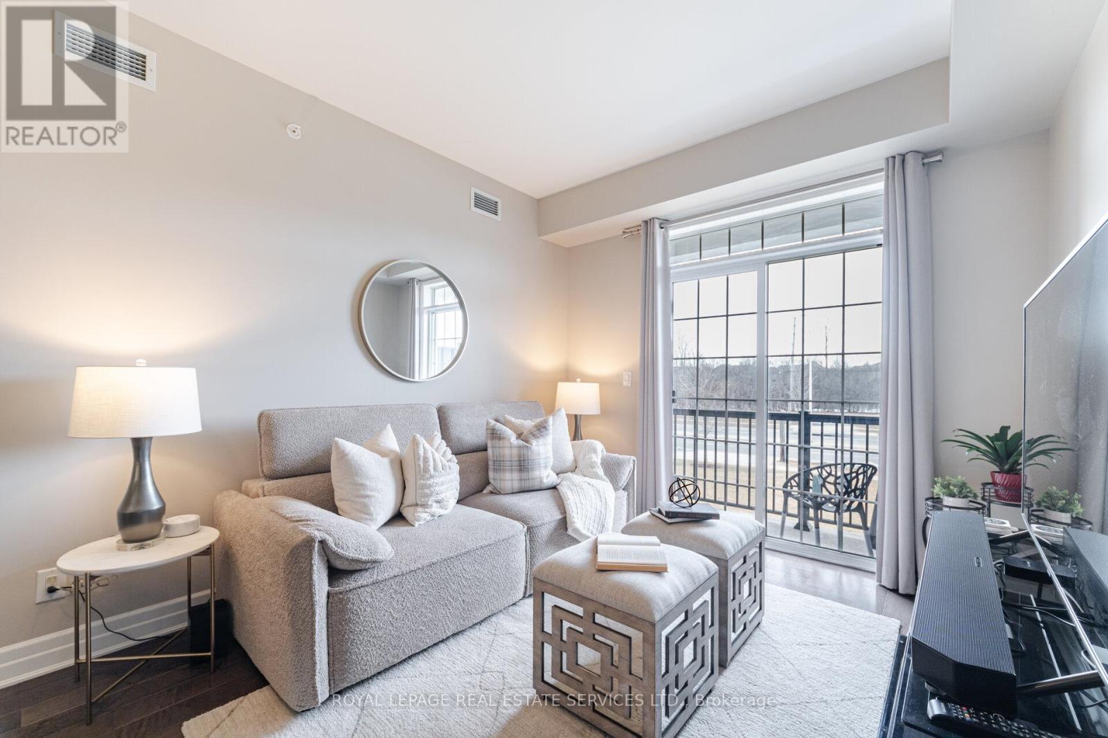 












206 - 2300 UPPER MIDDLE ROAD W

,
Oakville,




Ontario
L6M0T4

