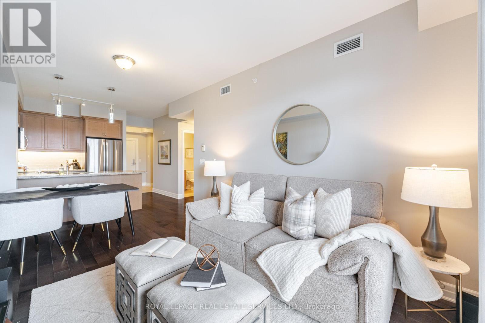 












206 - 2300 UPPER MIDDLE ROAD W

,
Oakville,




Ontario
L6M0T4

