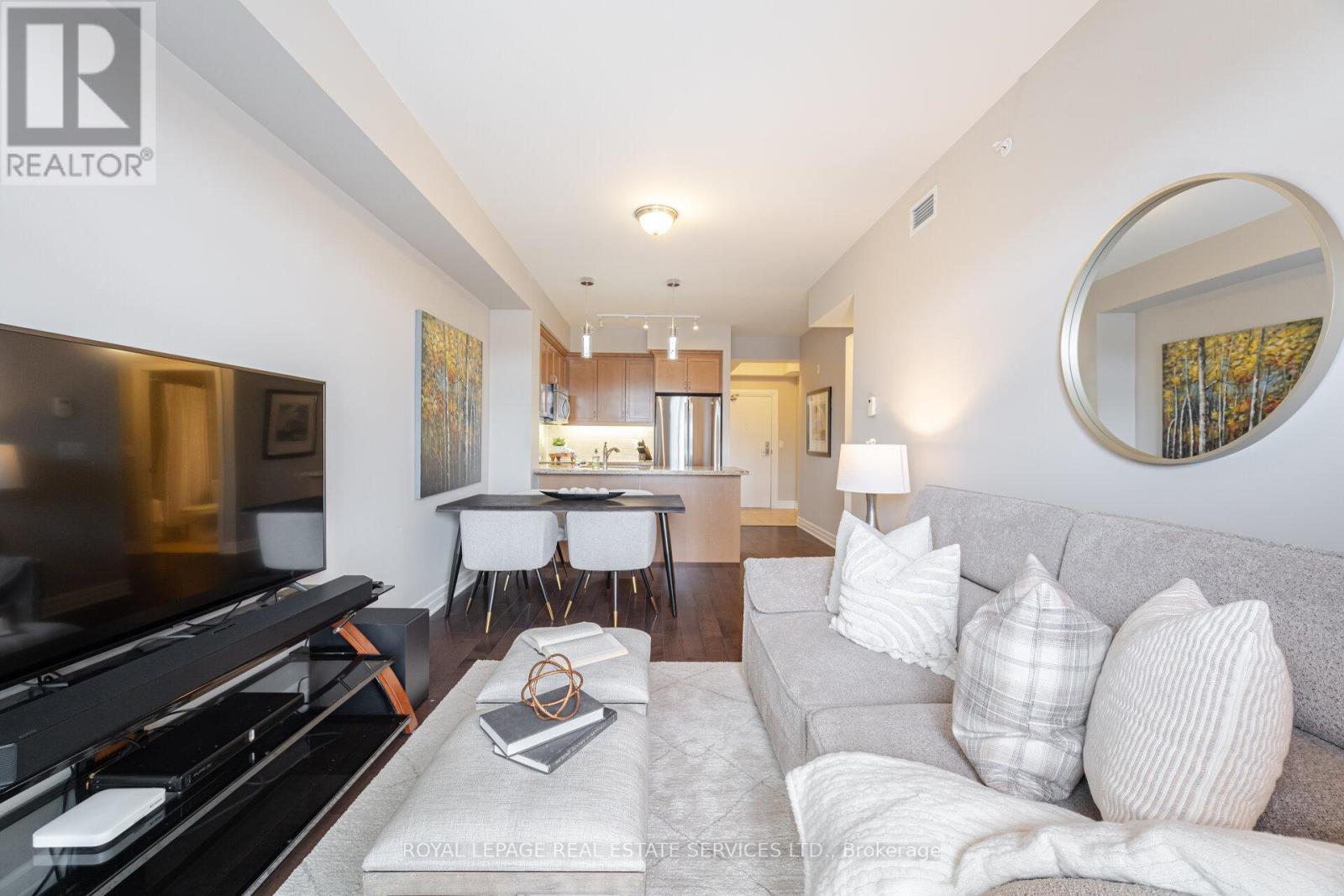 












206 - 2300 UPPER MIDDLE ROAD W

,
Oakville,




Ontario
L6M0T4

