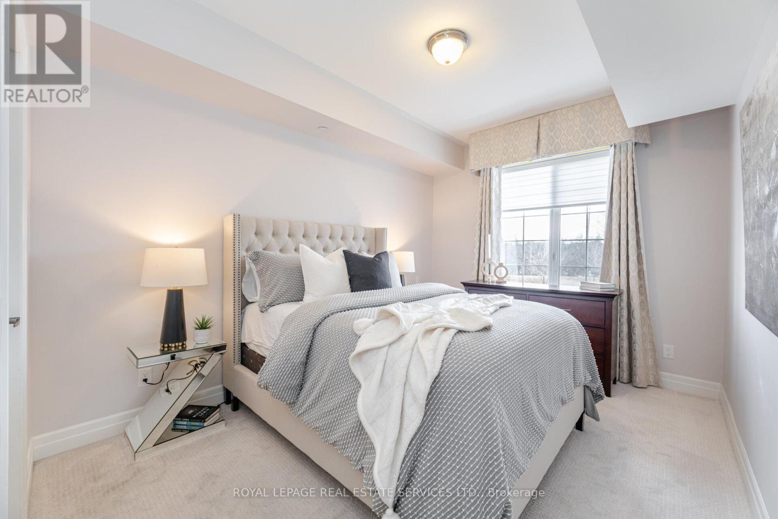 












206 - 2300 UPPER MIDDLE ROAD W

,
Oakville,




Ontario
L6M0T4

