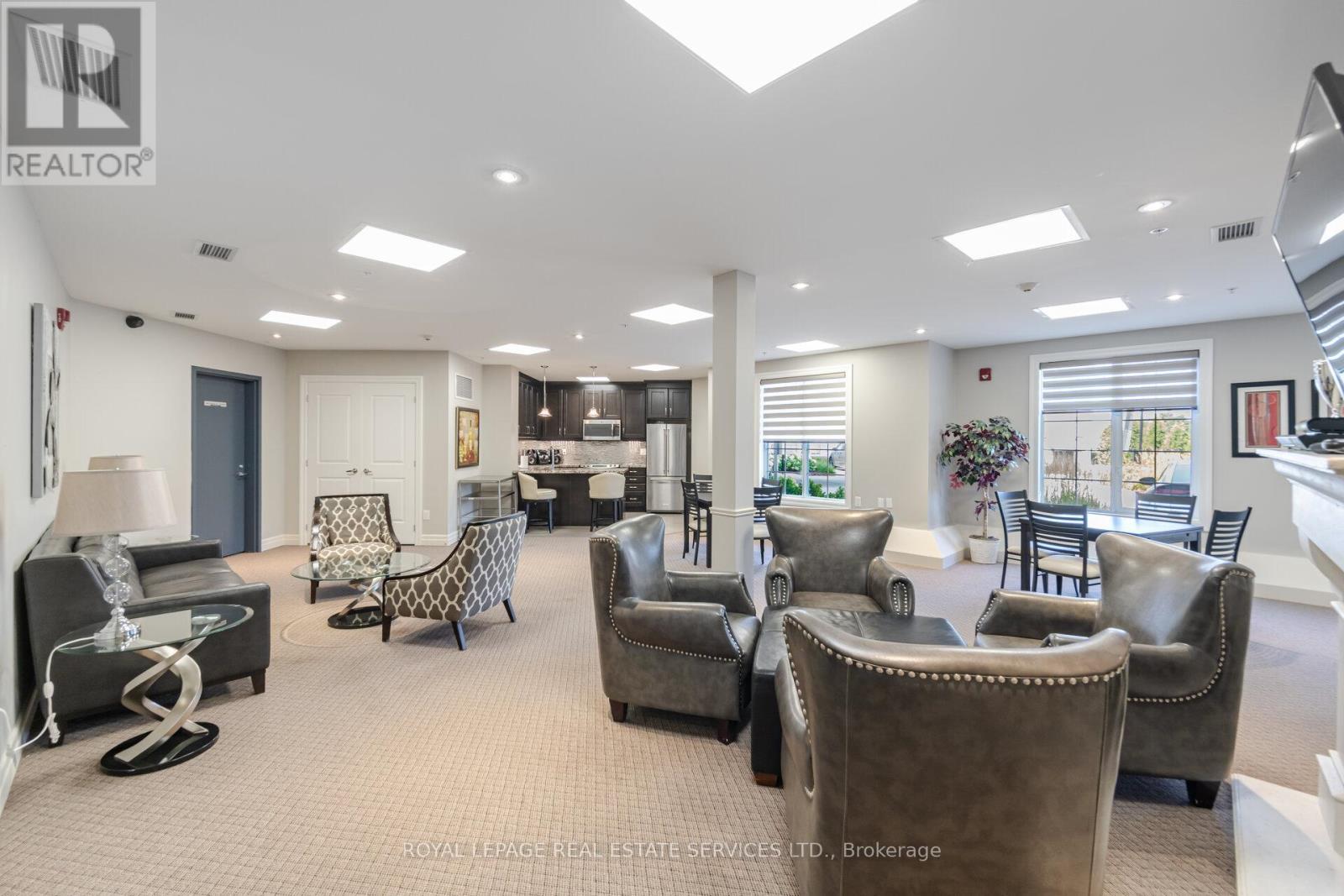 












206 - 2300 UPPER MIDDLE ROAD W

,
Oakville,




Ontario
L6M0T4

