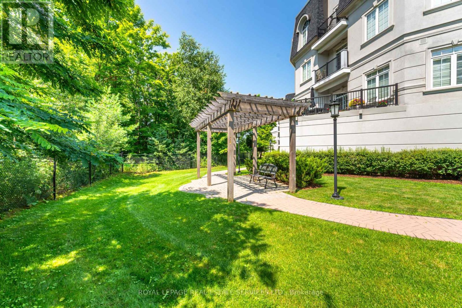 












206 - 2300 UPPER MIDDLE ROAD W

,
Oakville,




Ontario
L6M0T4

