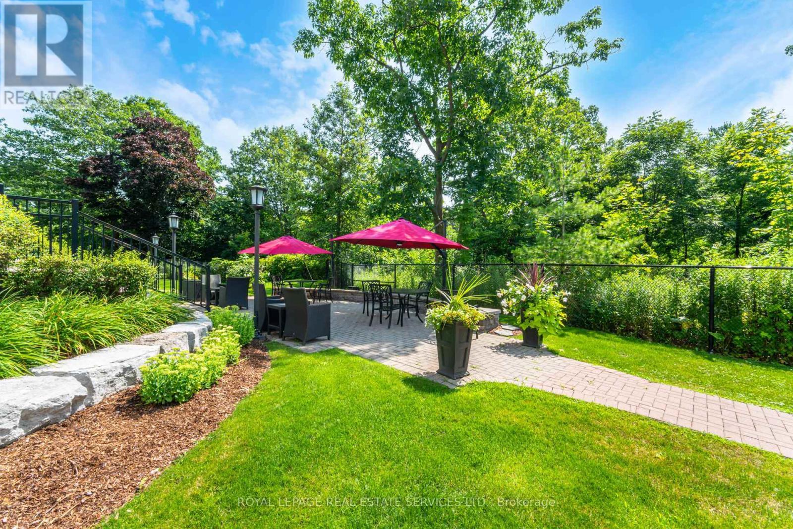 












206 - 2300 UPPER MIDDLE ROAD W

,
Oakville,




Ontario
L6M0T4

