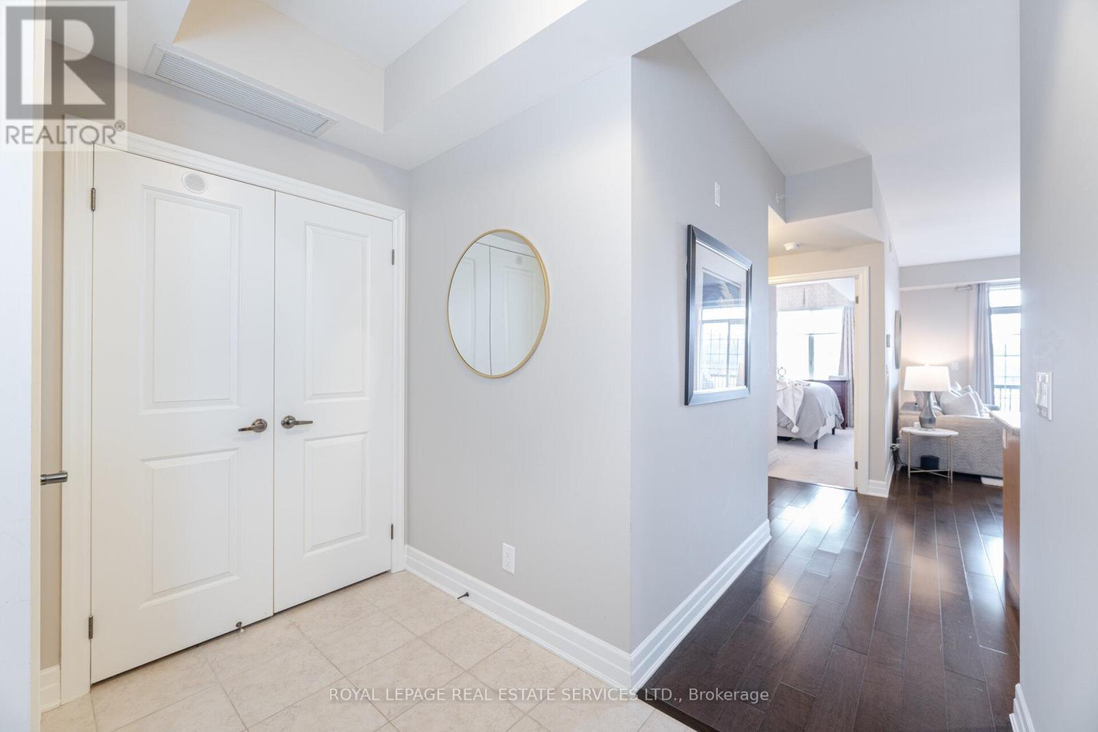 












206 - 2300 UPPER MIDDLE ROAD W

,
Oakville,




Ontario
L6M0T4

