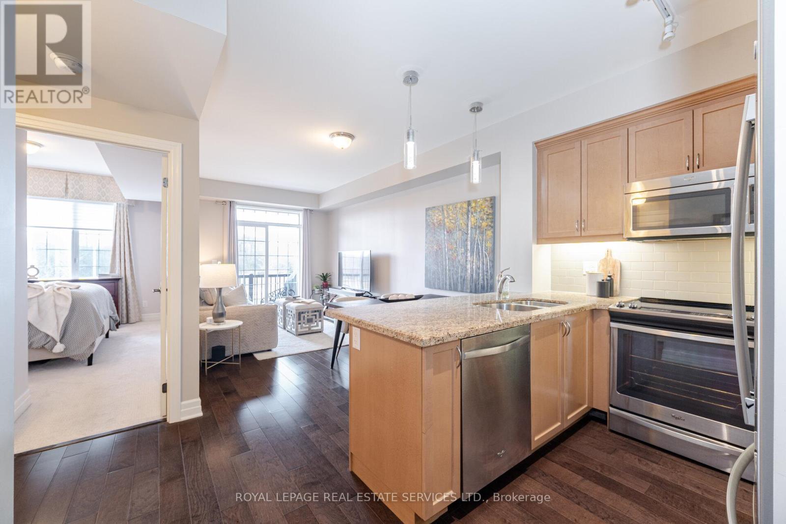












206 - 2300 UPPER MIDDLE ROAD W

,
Oakville,




Ontario
L6M0T4

