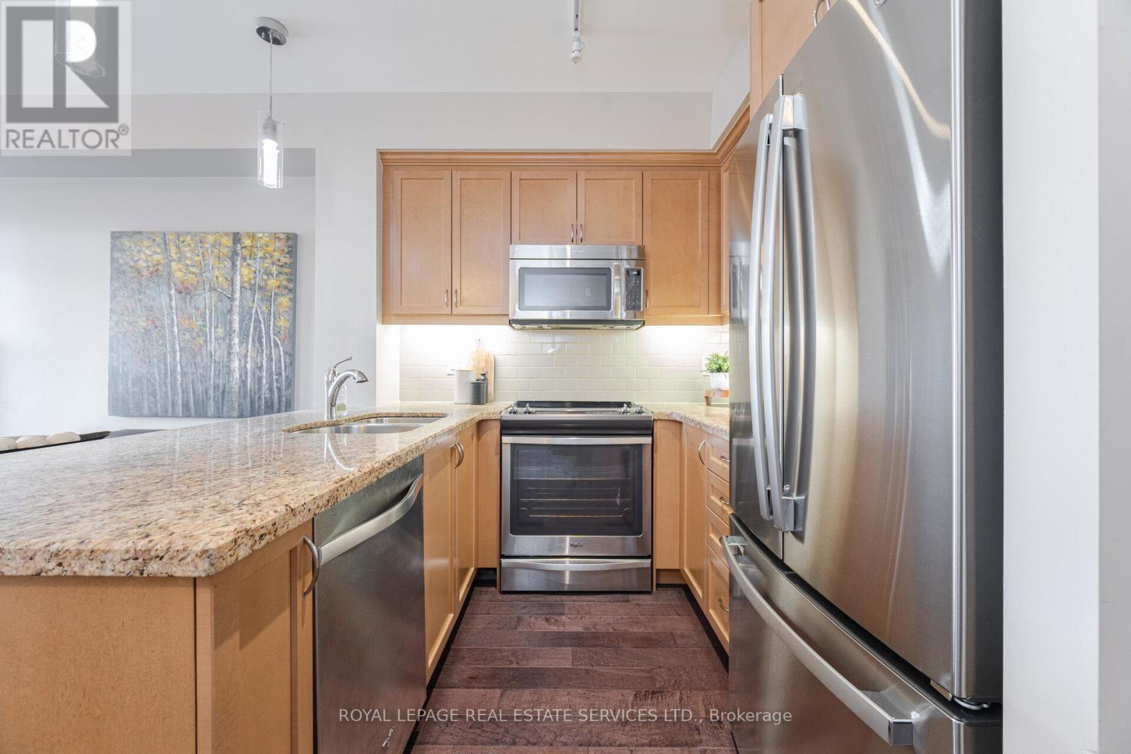 












206 - 2300 UPPER MIDDLE ROAD W

,
Oakville,




Ontario
L6M0T4

