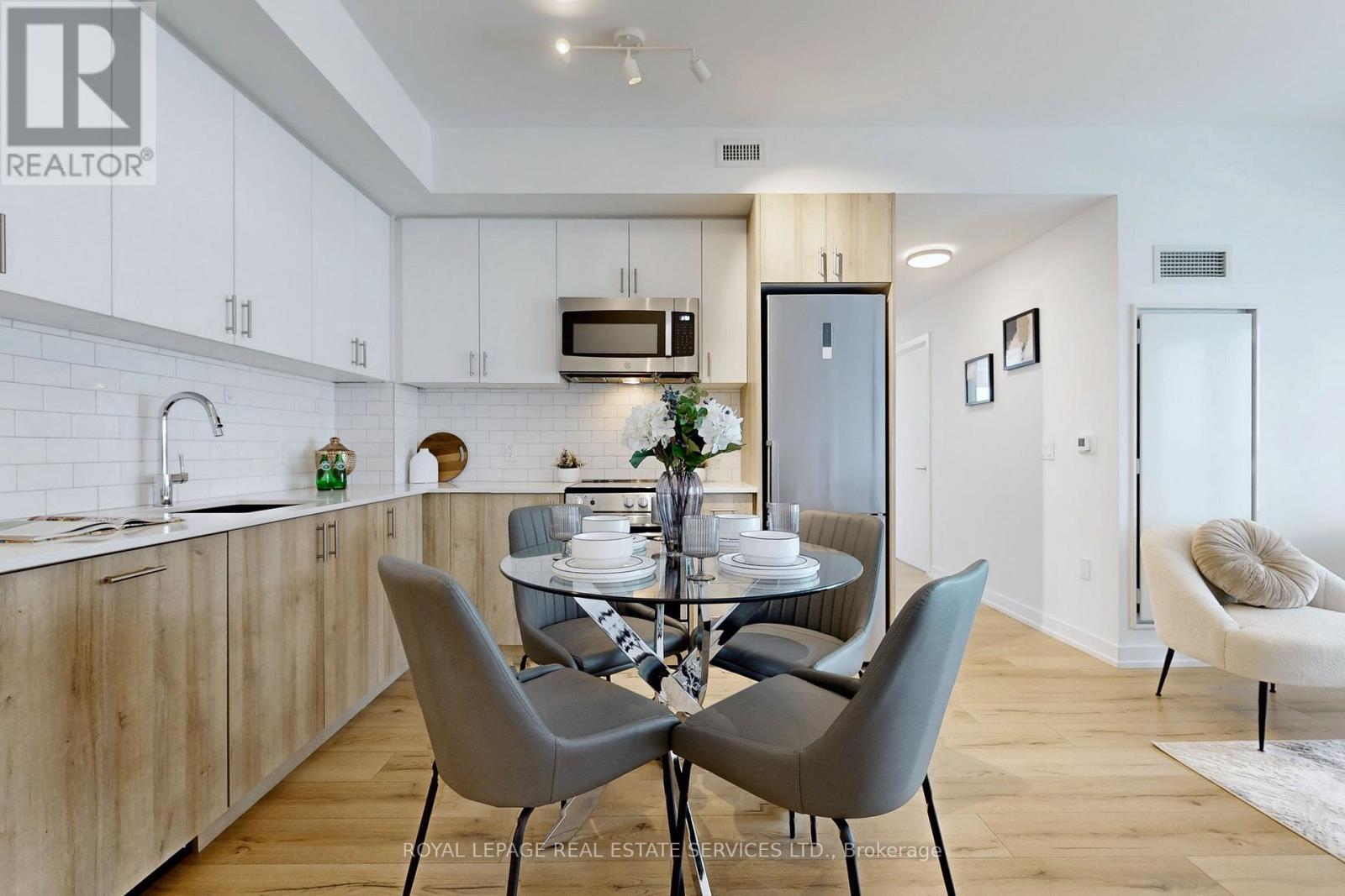 












507 - 1195 THE QUEENSWAY AVENUE

,
Toronto,




Ontario
M8Z1H0


